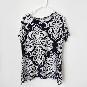 NWOT black and white flowing tunic top, one size
